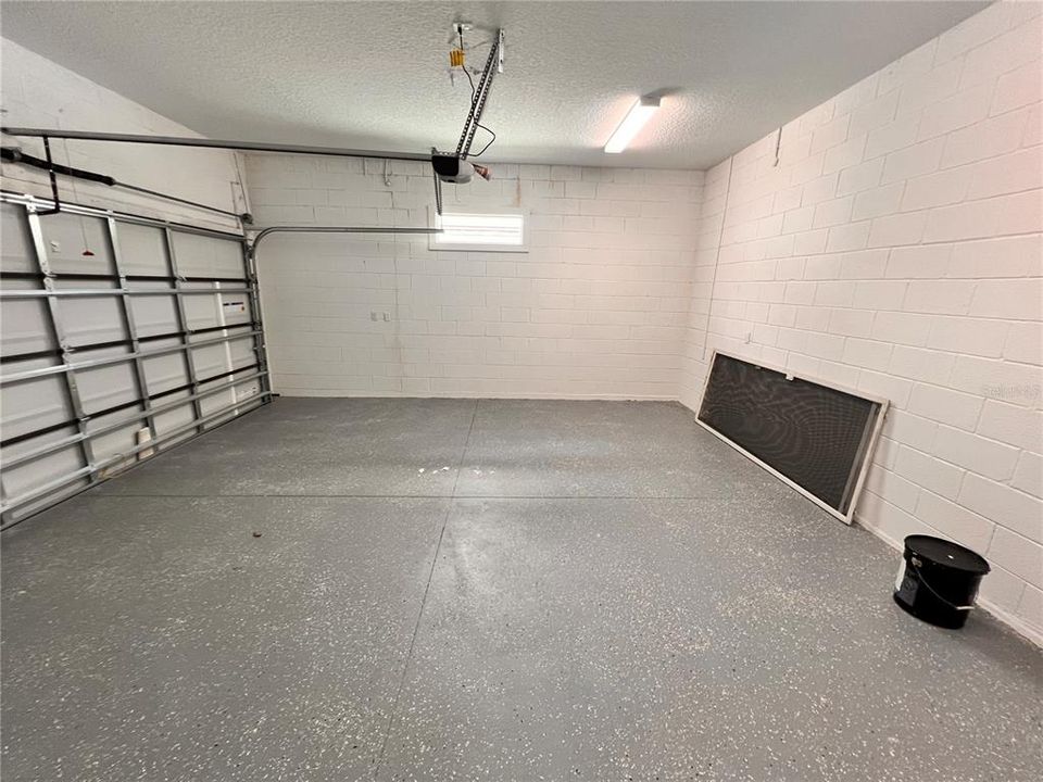 Active With Contract: $3,199 (4 beds, 2 baths, 1882 Square Feet)