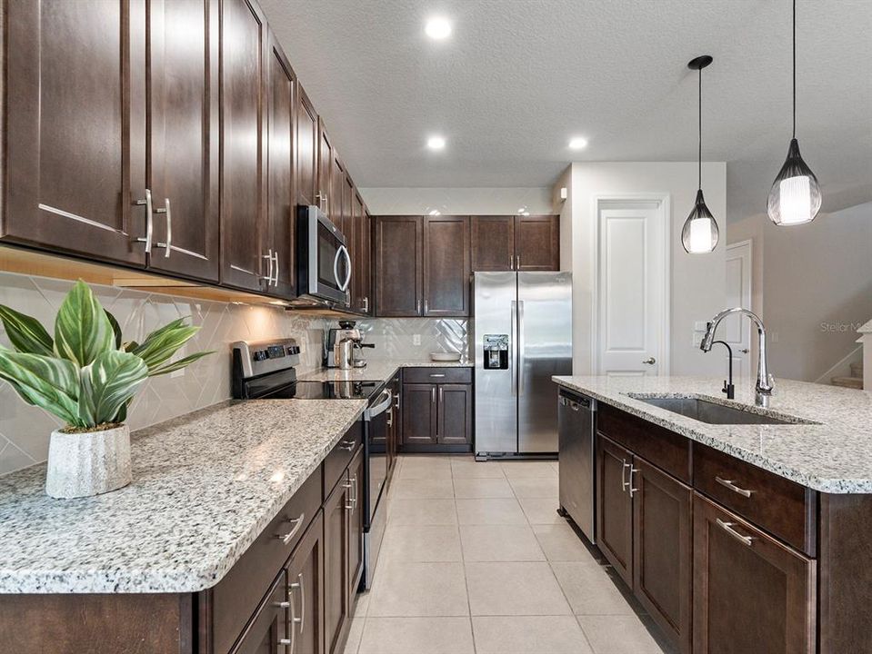 En Venta: $649,000 (3 camas, 2 baños, 2866 Pies cuadrados)