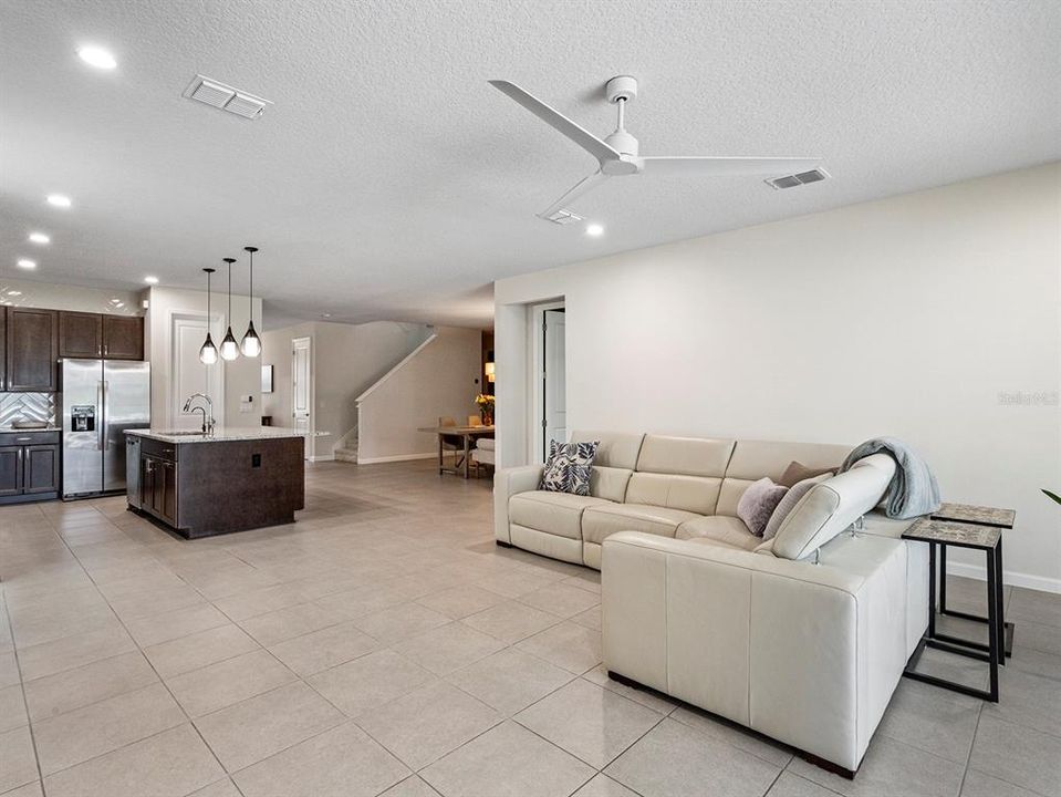 En Venta: $649,000 (3 camas, 2 baños, 2866 Pies cuadrados)