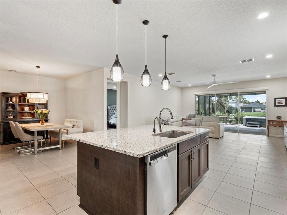 En Venta: $649,000 (3 camas, 2 baños, 2866 Pies cuadrados)