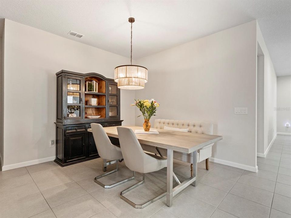 En Venta: $649,000 (3 camas, 2 baños, 2866 Pies cuadrados)