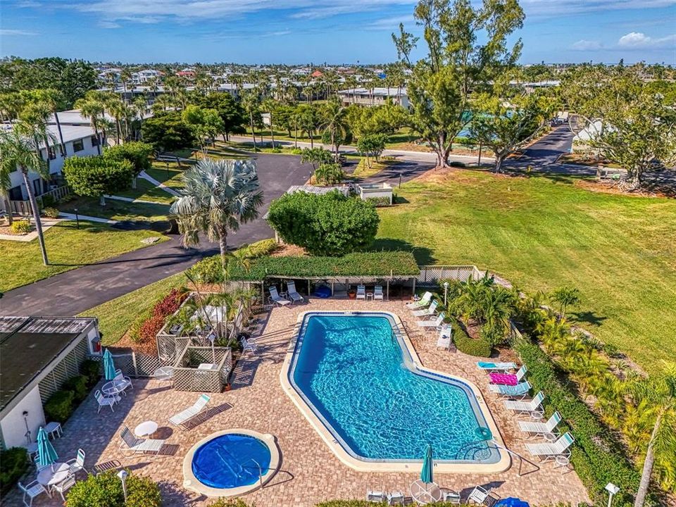 For Sale: $709,900 (2 beds, 2 baths, 1458 Square Feet)