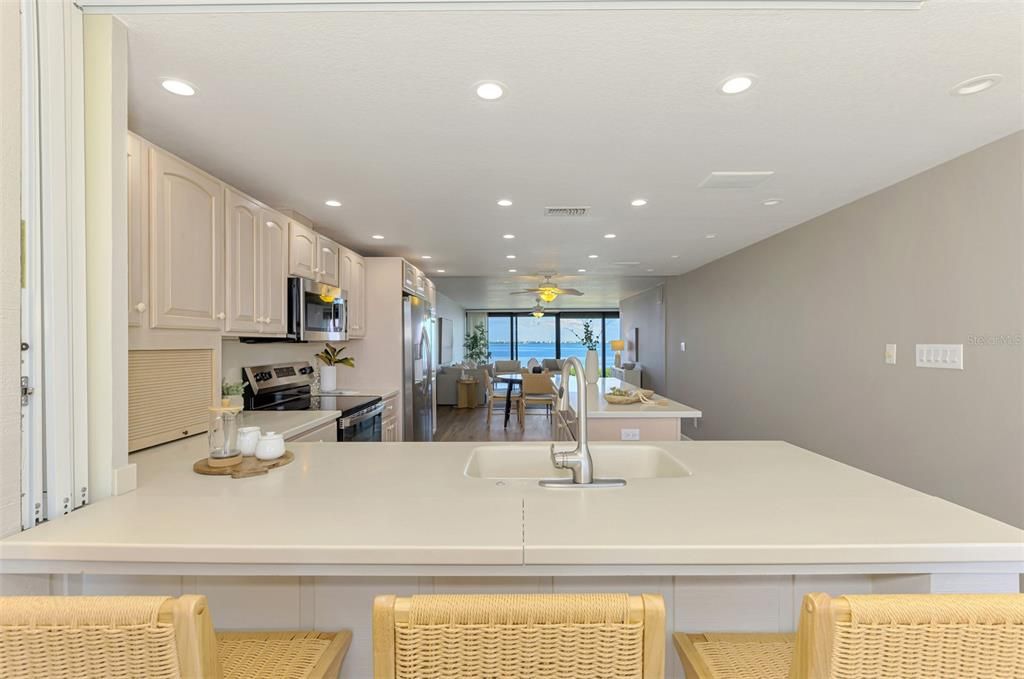 For Sale: $709,900 (2 beds, 2 baths, 1458 Square Feet)