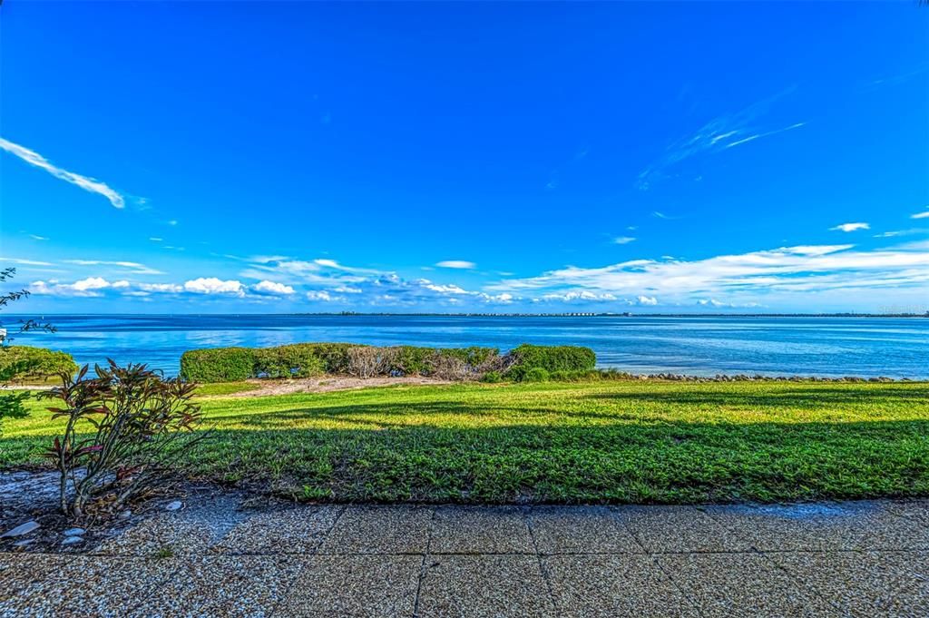 For Sale: $709,900 (2 beds, 2 baths, 1458 Square Feet)