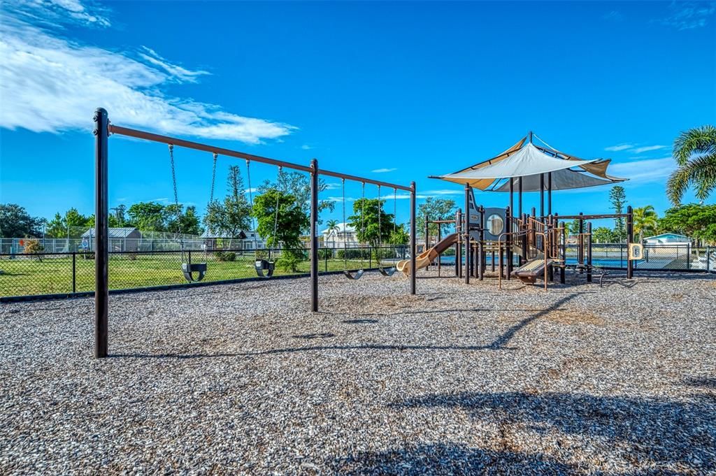 For Sale: $709,900 (2 beds, 2 baths, 1458 Square Feet)