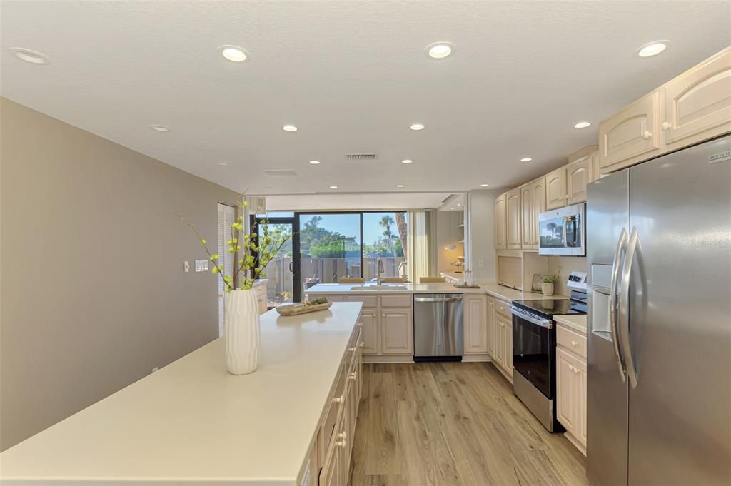 For Sale: $709,900 (2 beds, 2 baths, 1458 Square Feet)