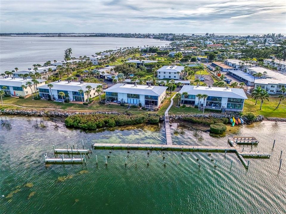 For Sale: $709,900 (2 beds, 2 baths, 1458 Square Feet)