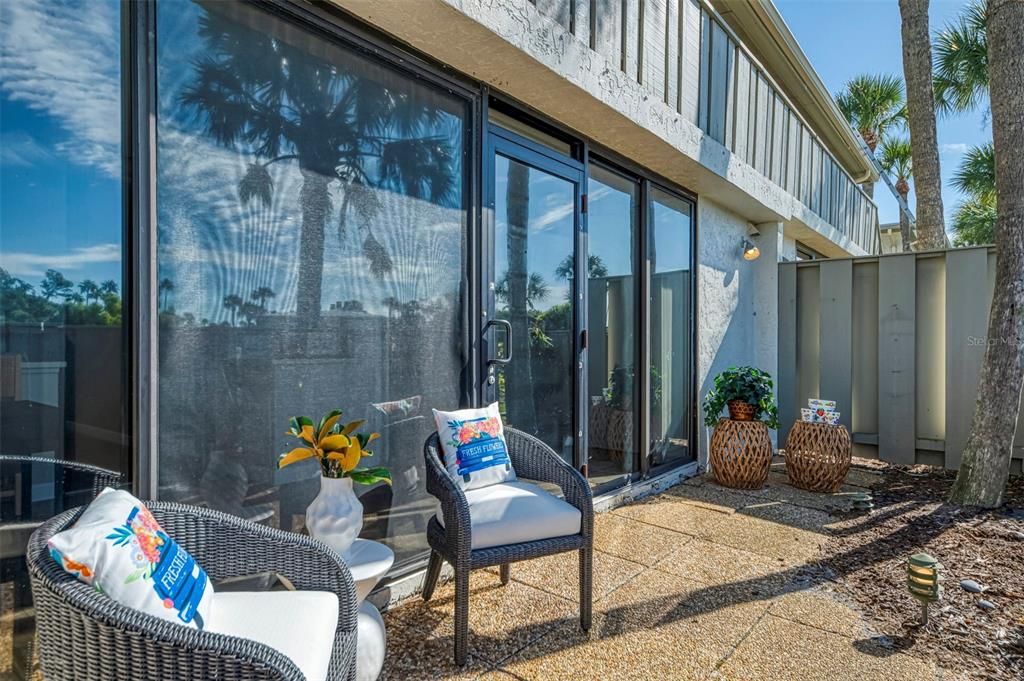 For Sale: $709,900 (2 beds, 2 baths, 1458 Square Feet)