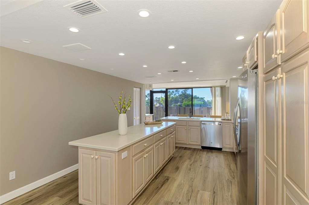 For Sale: $709,900 (2 beds, 2 baths, 1458 Square Feet)