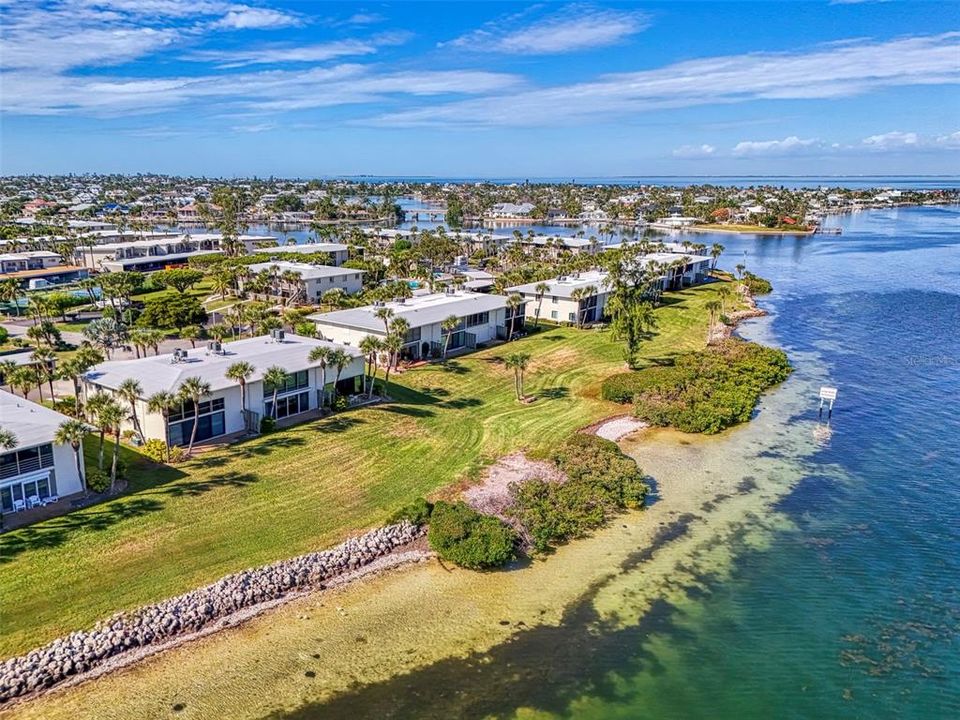 For Sale: $709,900 (2 beds, 2 baths, 1458 Square Feet)