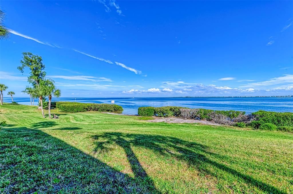 For Sale: $709,900 (2 beds, 2 baths, 1458 Square Feet)