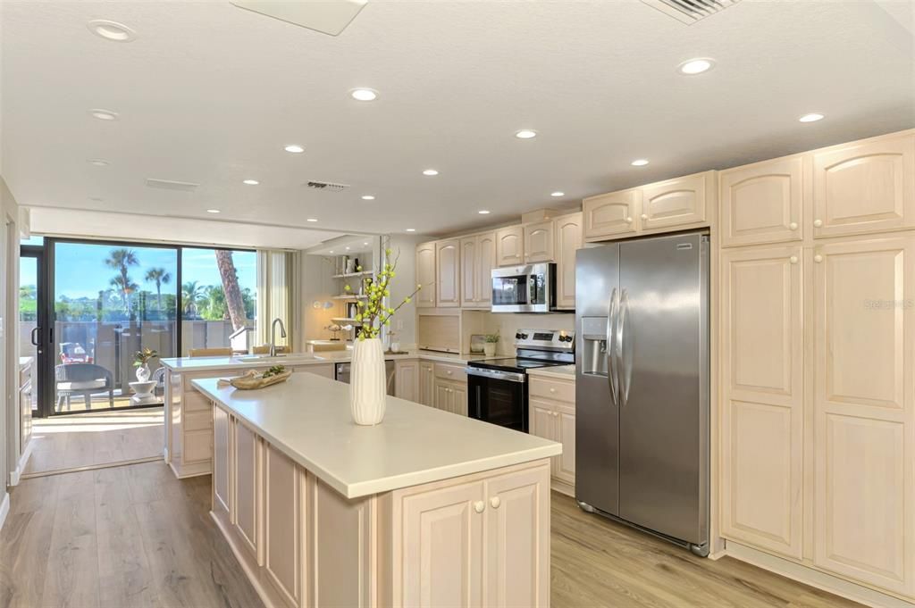 For Sale: $709,900 (2 beds, 2 baths, 1458 Square Feet)