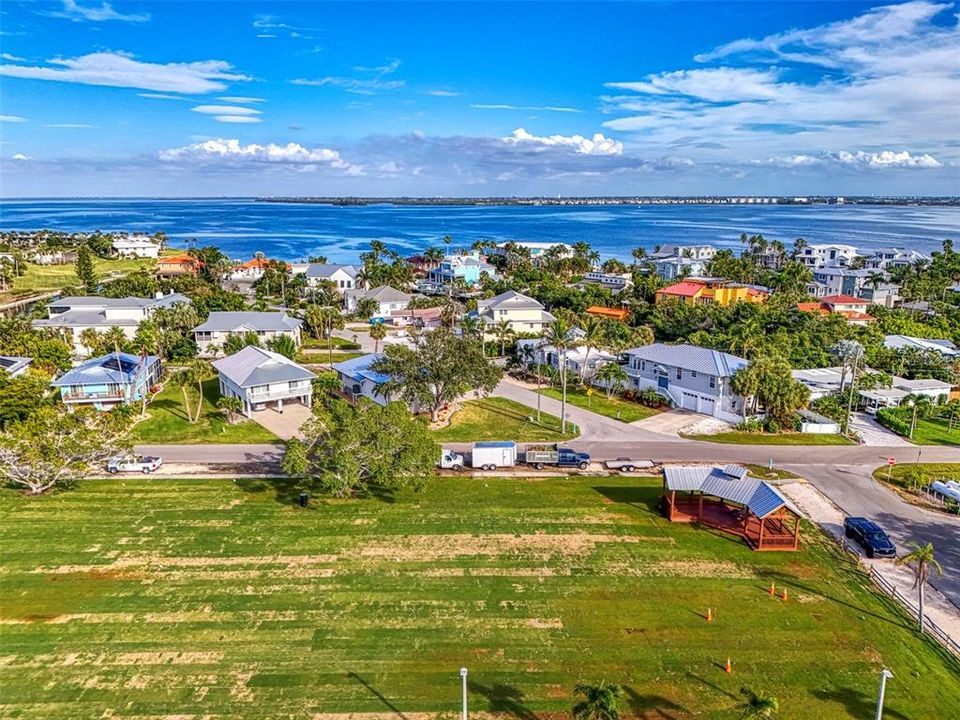 For Sale: $709,900 (2 beds, 2 baths, 1458 Square Feet)