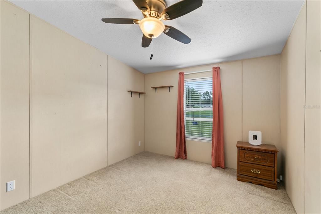 For Sale: $250,000 (4 beds, 2 baths, 1399 Square Feet)