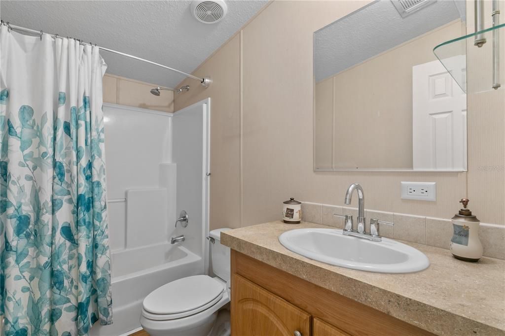 For Sale: $250,000 (4 beds, 2 baths, 1399 Square Feet)