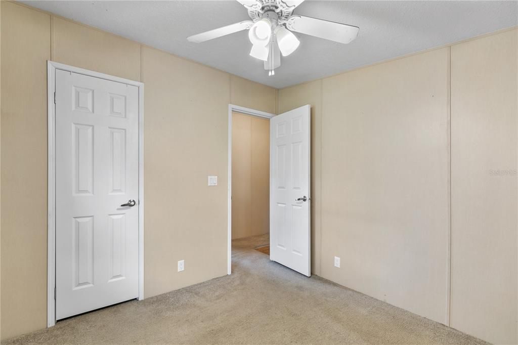 For Sale: $250,000 (4 beds, 2 baths, 1399 Square Feet)