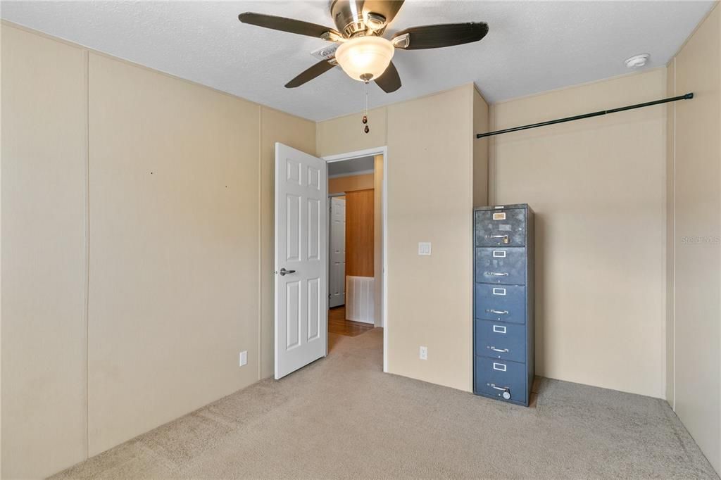 For Sale: $250,000 (4 beds, 2 baths, 1399 Square Feet)