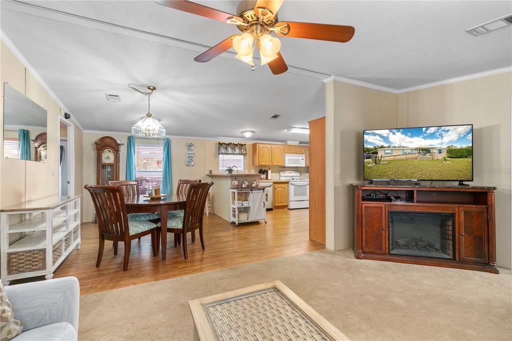 For Sale: $250,000 (4 beds, 2 baths, 1399 Square Feet)