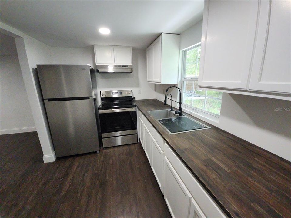 待售: $206,900 (3 贝兹, 2 浴室, 1368 平方英尺)