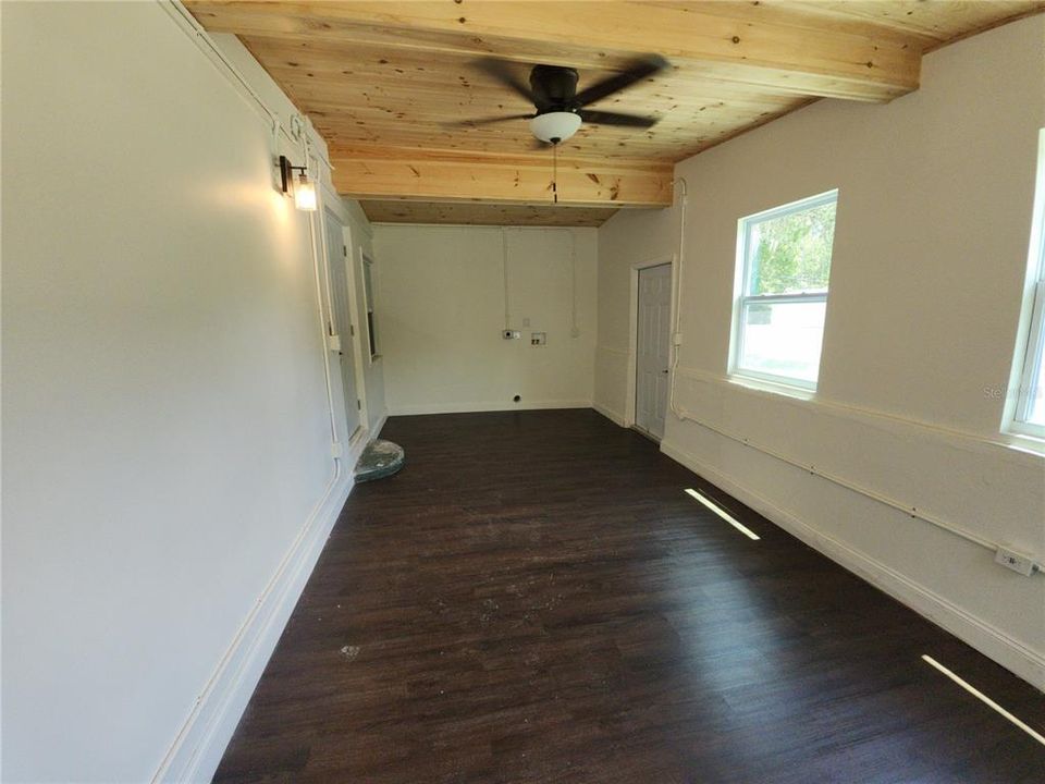 待售: $206,900 (3 贝兹, 2 浴室, 1368 平方英尺)