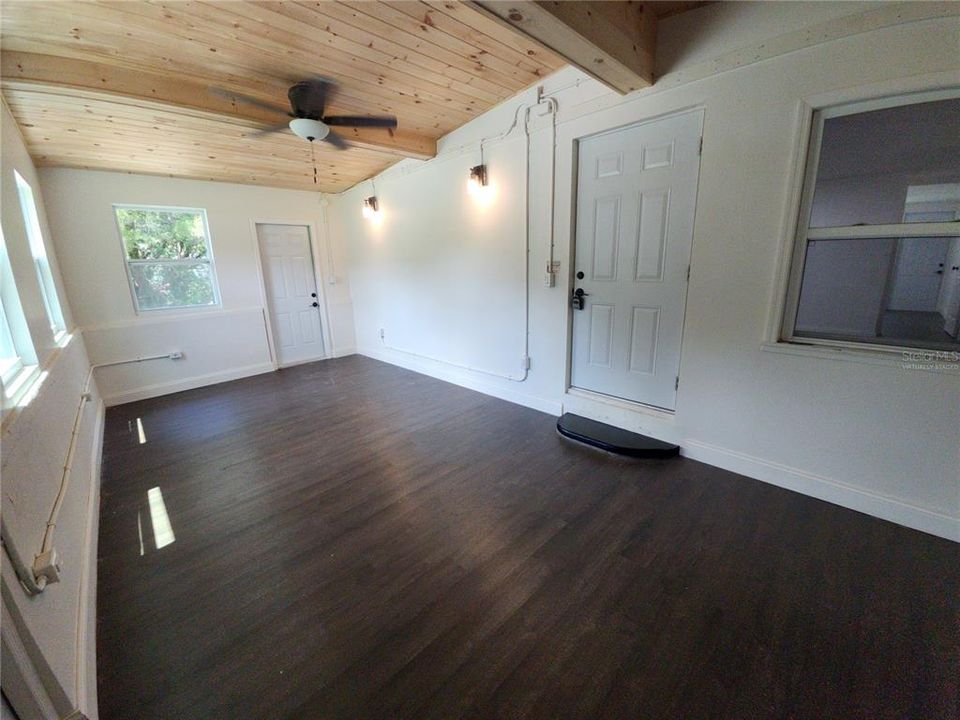 待售: $206,900 (3 贝兹, 2 浴室, 1368 平方英尺)