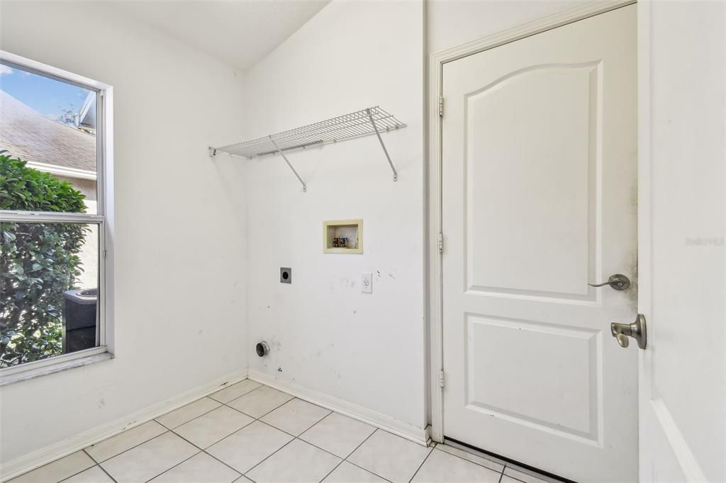 В аренду: $2,200 (4 спален, 2 ванн, 2081 Квадратных фут)