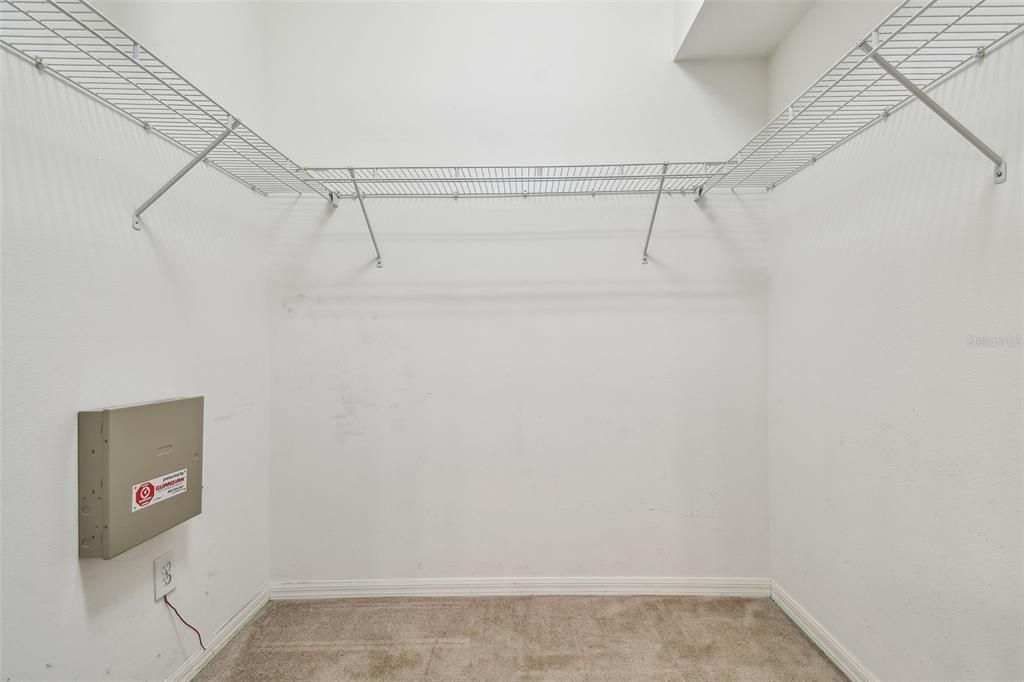 В аренду: $2,200 (4 спален, 2 ванн, 2081 Квадратных фут)