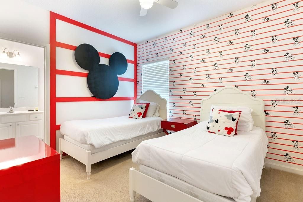 待售: $669,900 (6 贝兹, 6 浴室, 3451 平方英尺)