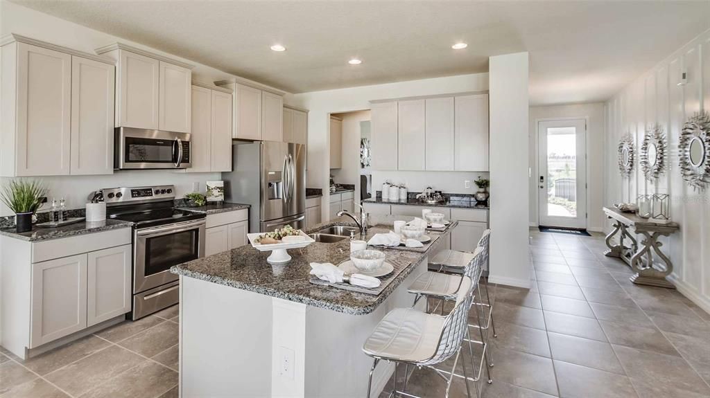 Active With Contract: $424,990 (5 beds, 3 baths, 2934 Square Feet)