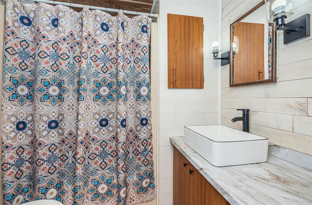 Active With Contract: $192,000 (2 beds, 2 baths, 1096 Square Feet)