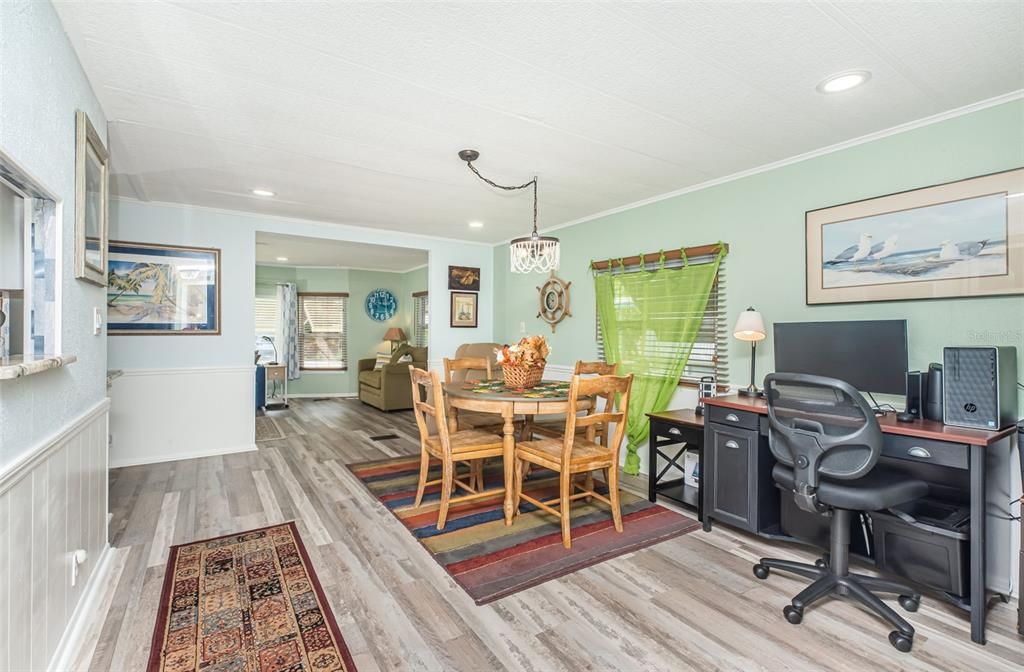 Active With Contract: $192,000 (2 beds, 2 baths, 1096 Square Feet)