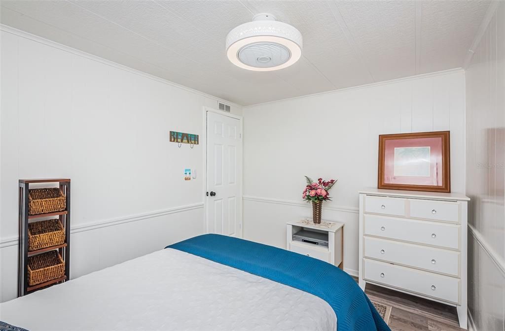 Active With Contract: $192,000 (2 beds, 2 baths, 1096 Square Feet)