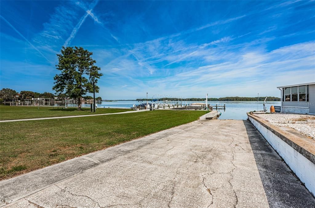 Active With Contract: $192,000 (2 beds, 2 baths, 1096 Square Feet)