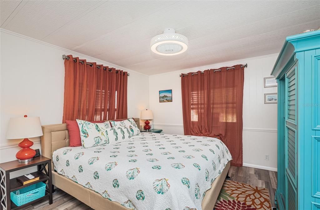 Active With Contract: $192,000 (2 beds, 2 baths, 1096 Square Feet)