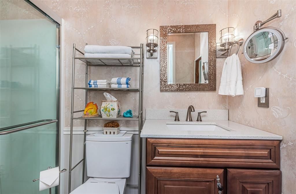 Active With Contract: $192,000 (2 beds, 2 baths, 1096 Square Feet)