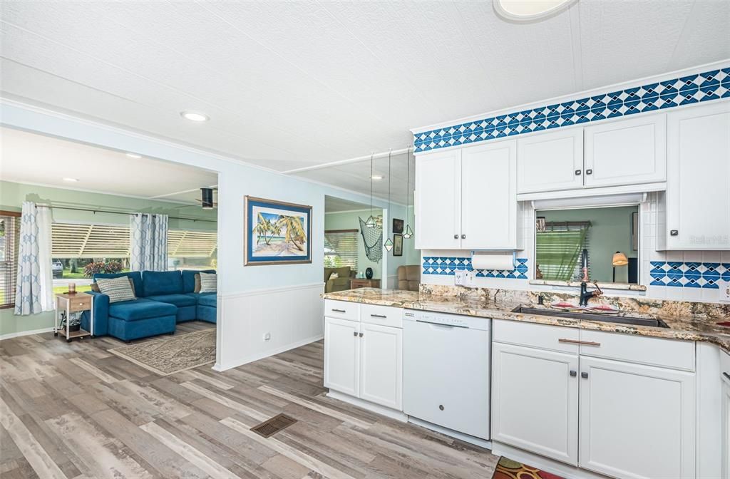 Active With Contract: $192,000 (2 beds, 2 baths, 1096 Square Feet)