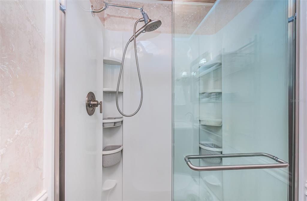 Active With Contract: $192,000 (2 beds, 2 baths, 1096 Square Feet)