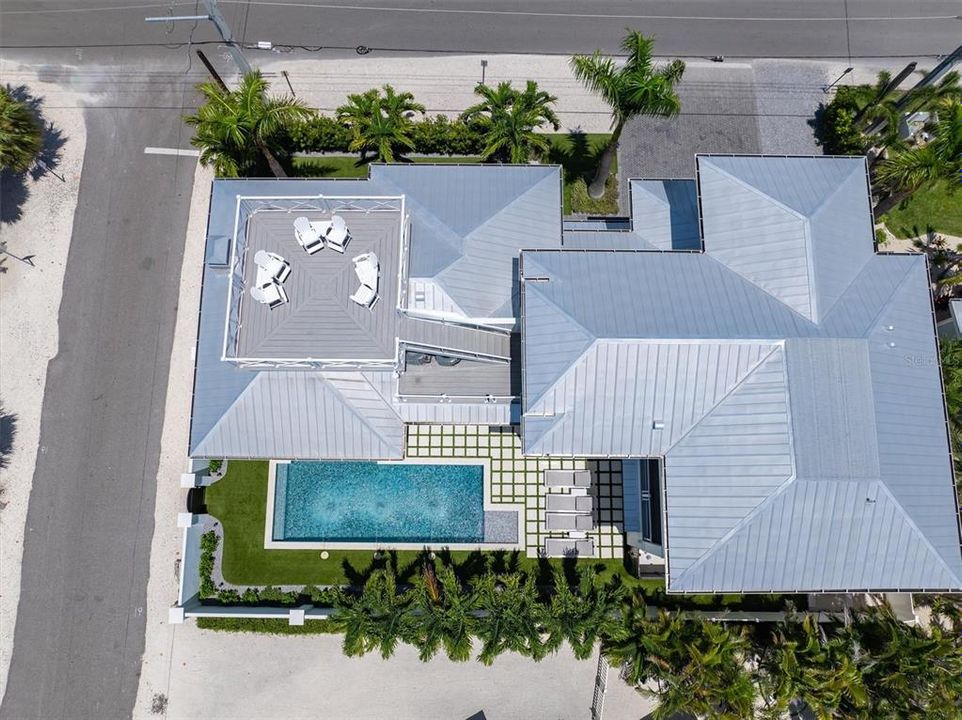 For Sale: $5,995,000 (5 beds, 5 baths, 3400 Square Feet)