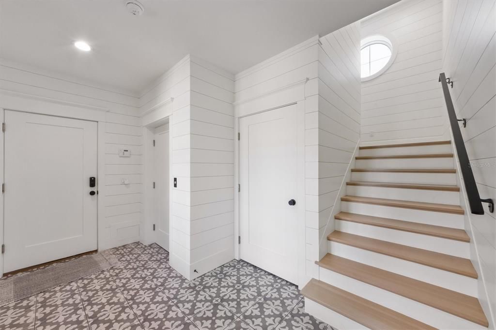 For Sale: $5,995,000 (5 beds, 5 baths, 3400 Square Feet)