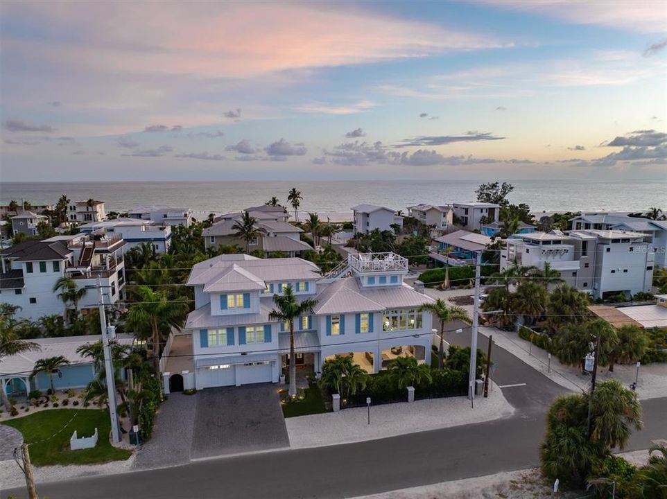 For Sale: $5,995,000 (5 beds, 5 baths, 3400 Square Feet)