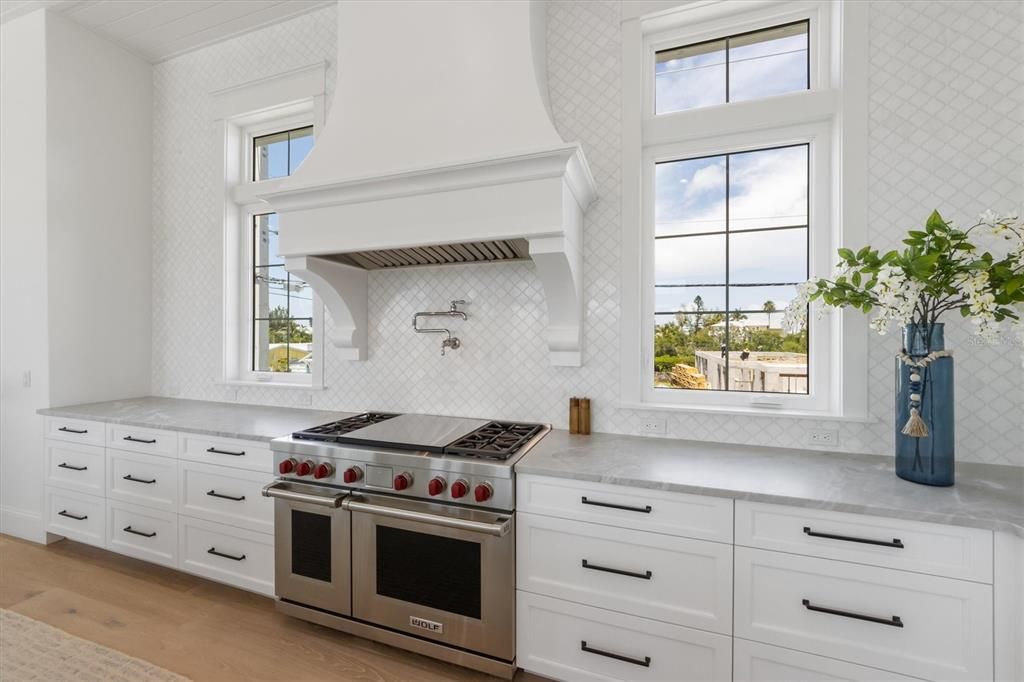 For Sale: $5,995,000 (5 beds, 5 baths, 3400 Square Feet)