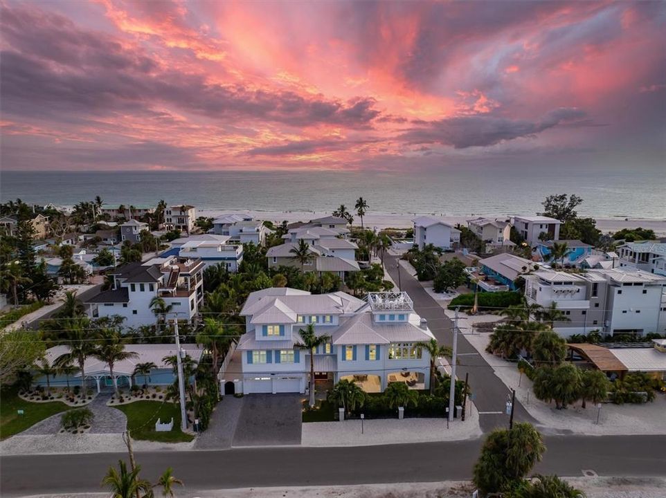 For Sale: $5,995,000 (5 beds, 5 baths, 3400 Square Feet)