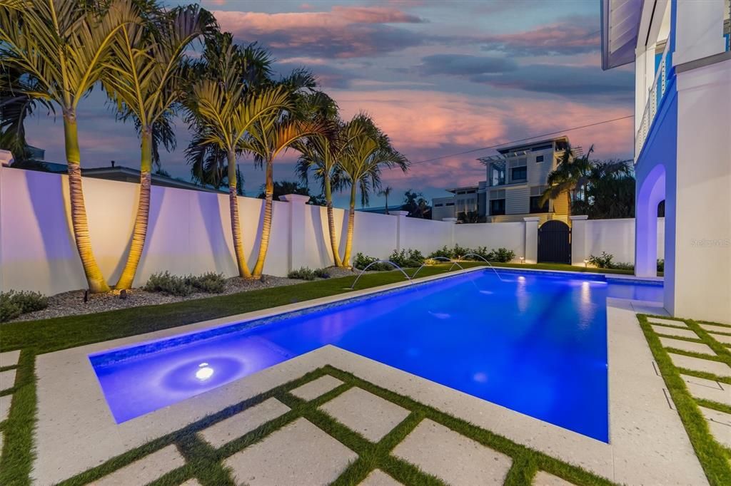 For Sale: $5,995,000 (5 beds, 5 baths, 3400 Square Feet)