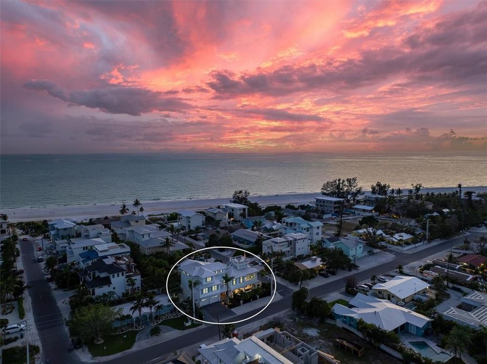 For Sale: $5,995,000 (5 beds, 5 baths, 3400 Square Feet)