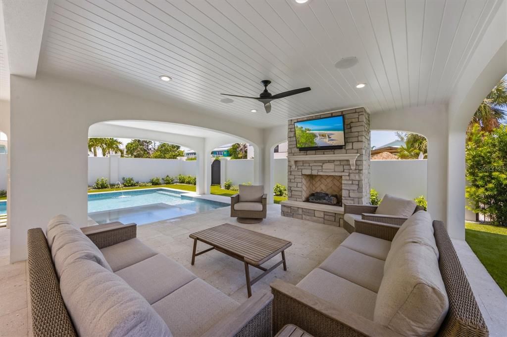 For Sale: $5,995,000 (5 beds, 5 baths, 3400 Square Feet)