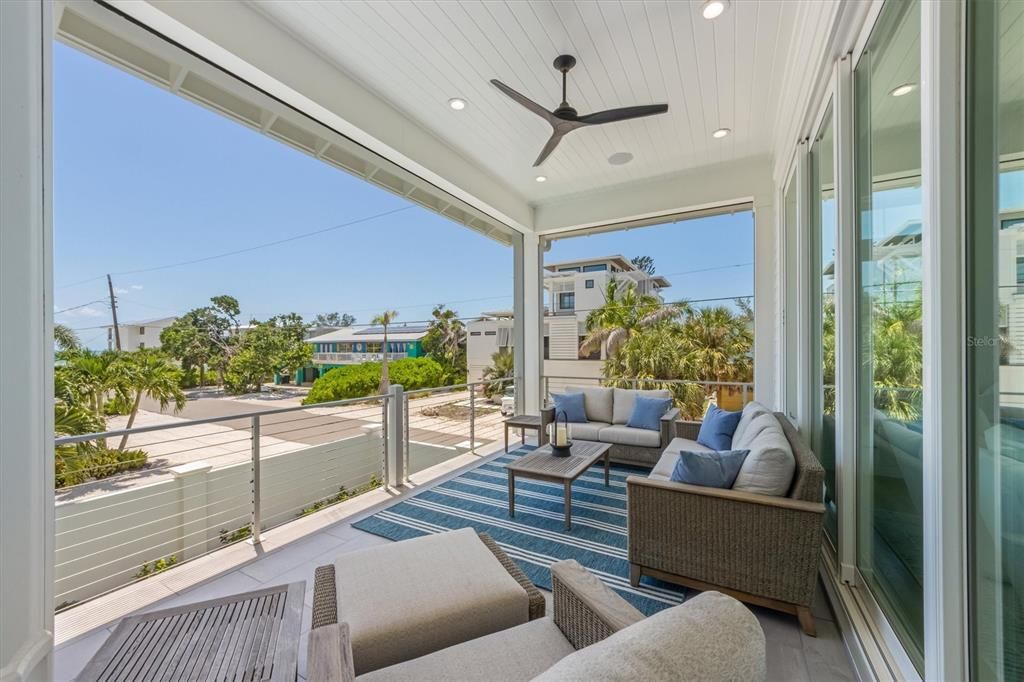 For Sale: $5,995,000 (5 beds, 5 baths, 3400 Square Feet)