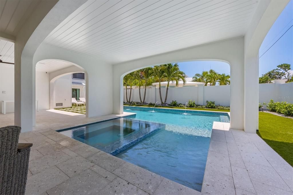 For Sale: $5,995,000 (5 beds, 5 baths, 3400 Square Feet)