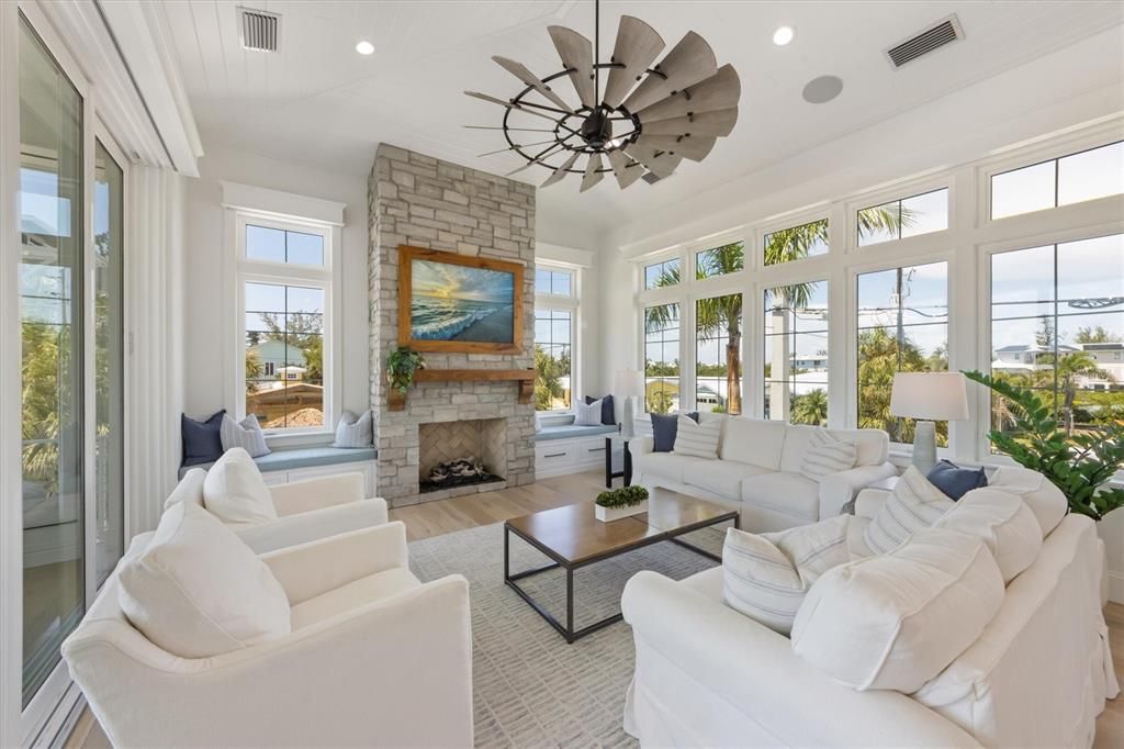 For Sale: $5,995,000 (5 beds, 5 baths, 3400 Square Feet)