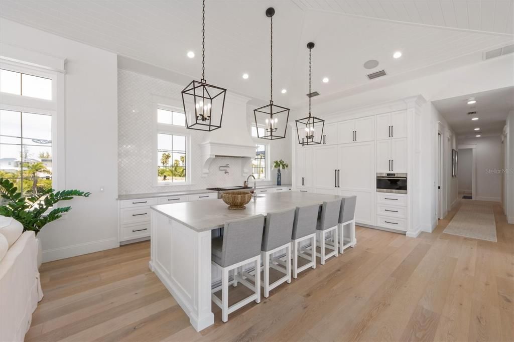 For Sale: $5,995,000 (5 beds, 5 baths, 3400 Square Feet)