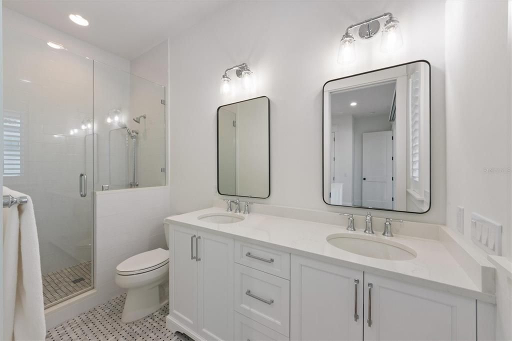 For Sale: $5,995,000 (5 beds, 5 baths, 3400 Square Feet)